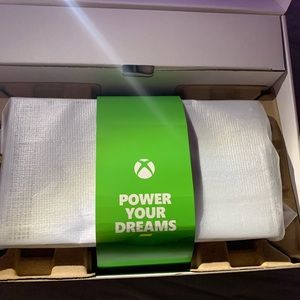 Xbox Series S Open Box never used only opened to take pictures.